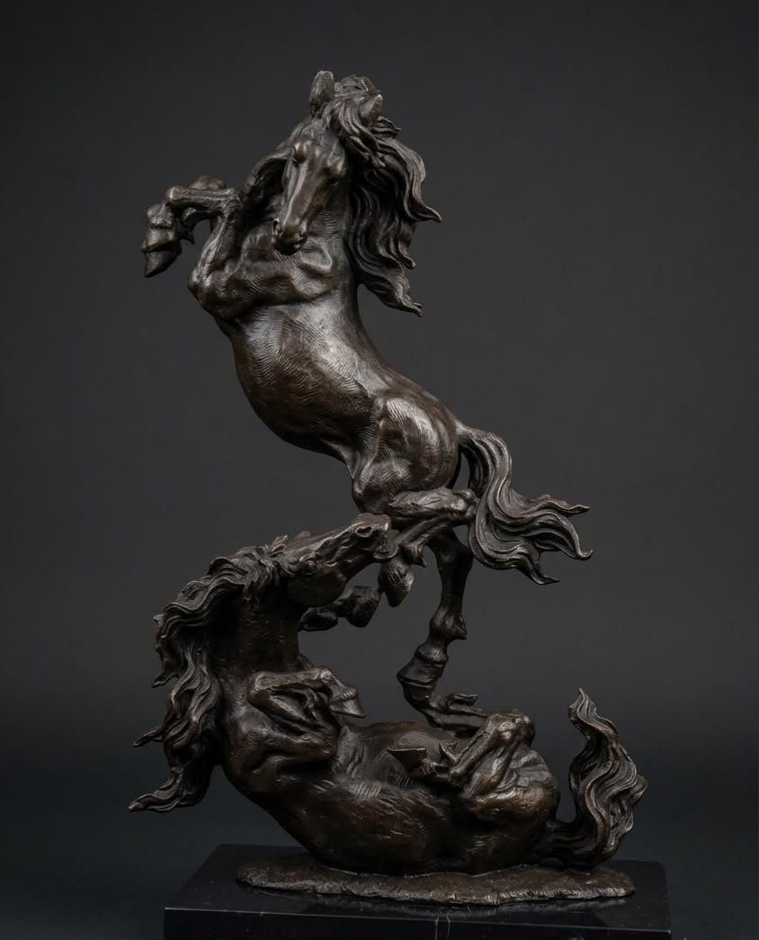 Bronze sculpture of "Horse"